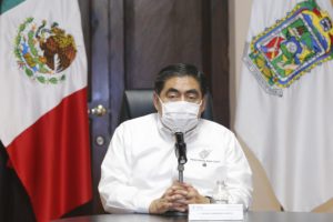 Puebla empieza a bajar la cura de contagios de covid-19: Barbosa Huerta