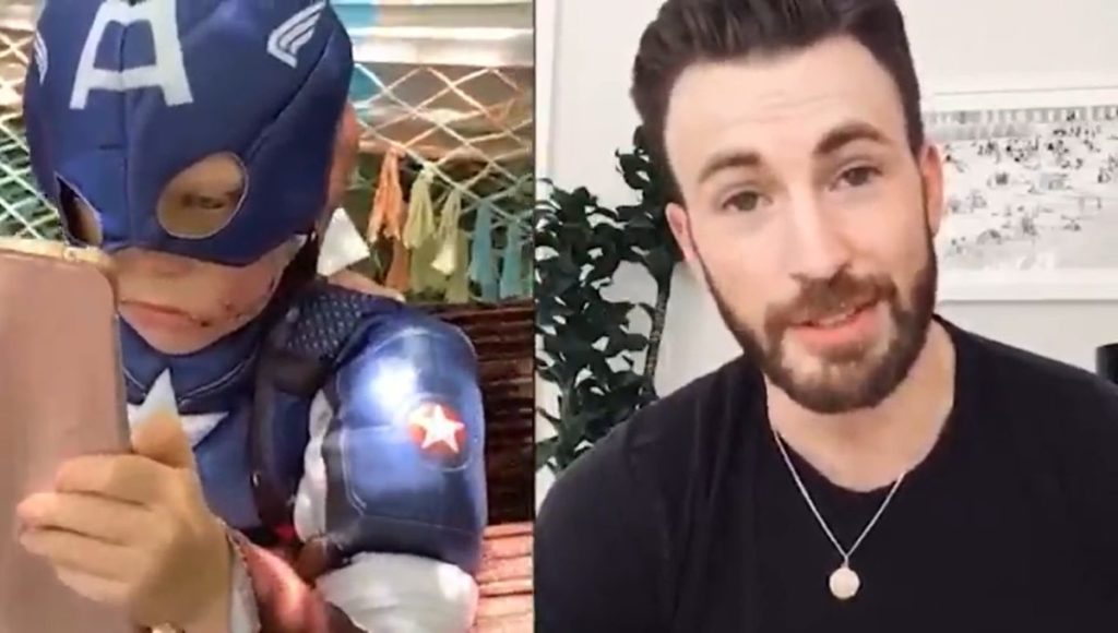 Chris Evans regala escudo del Capitán América al niño que salvó a su hermanita de un perro