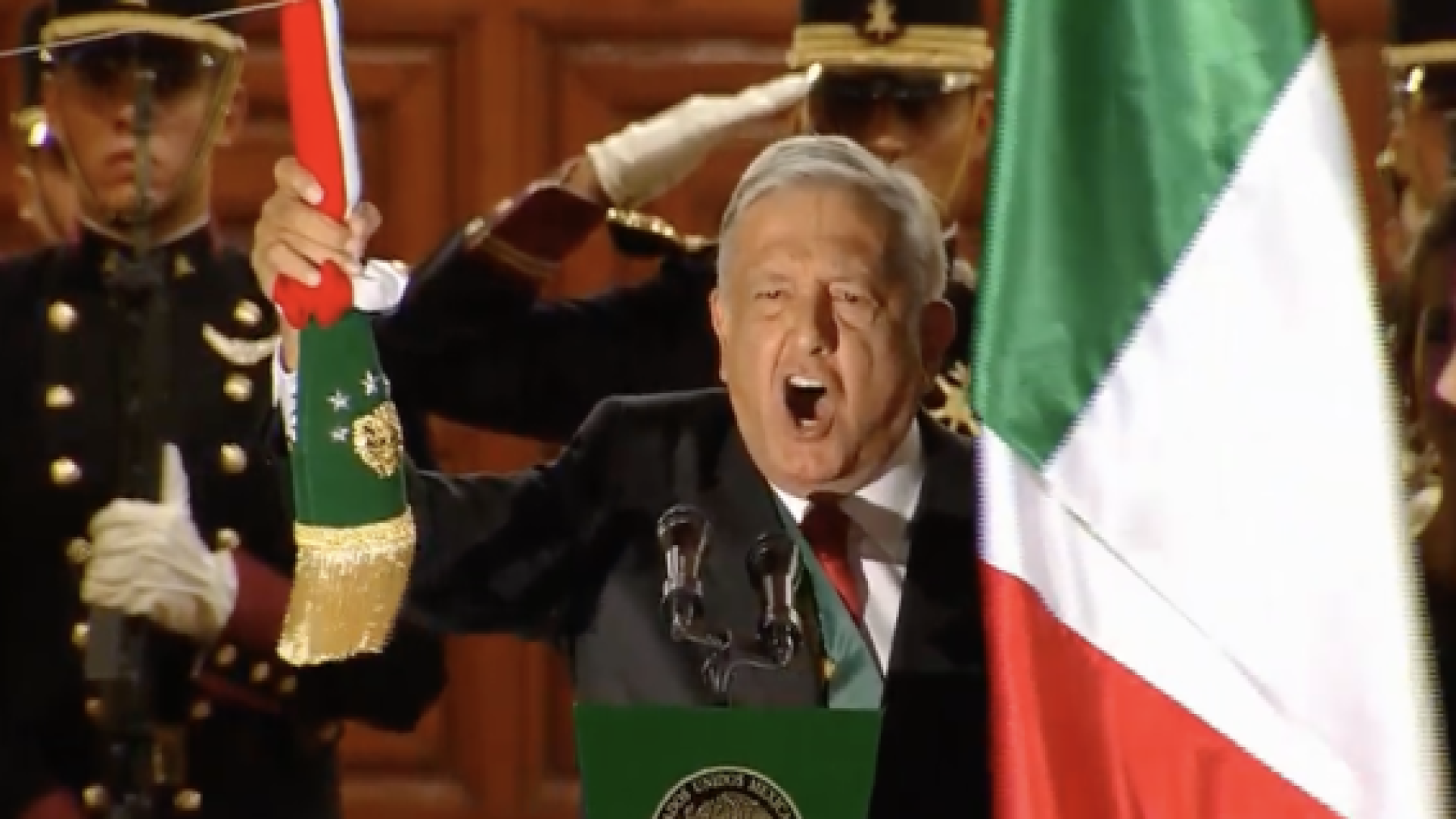 AMLO propone antorchas que representen la esperanza y 500 personas en el Zócalo para el ‘Grito’