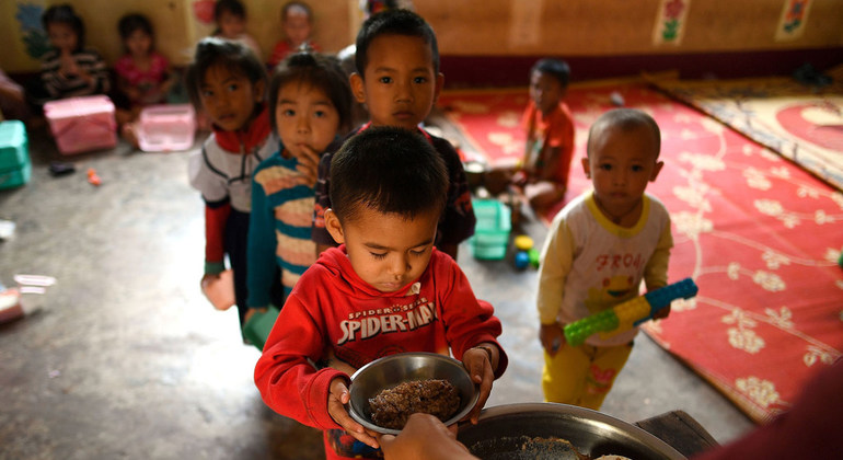 Más de 100 mil niños morirán de hambre este año debido a COVID-19: ONU