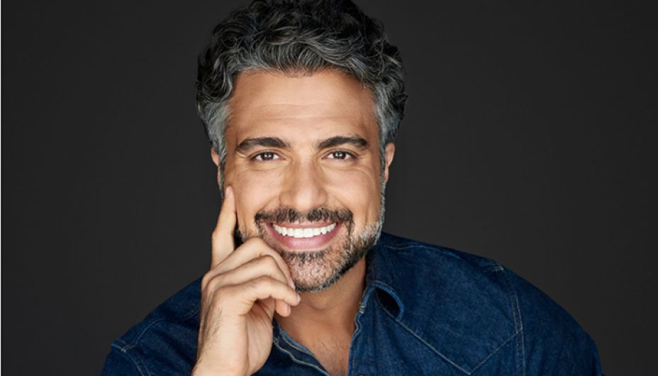 Jaime Camil se quita la ropa para revista mexicana