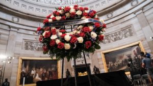 Restos de John Lewis ya están en el Capitolio de EUA