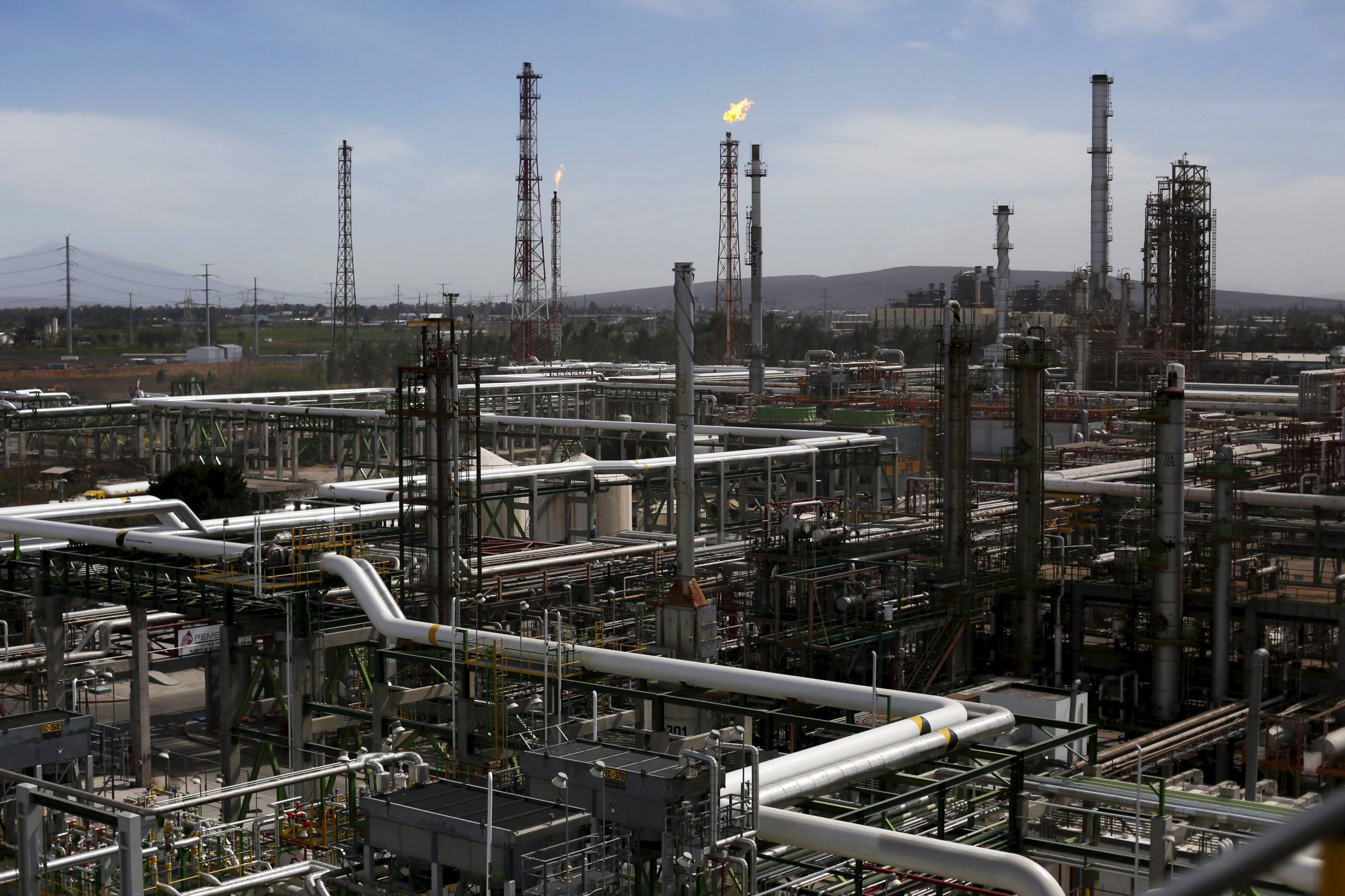 La refinería de Salamanca producirá 170 mil barriles diarios en 2021: AMLO