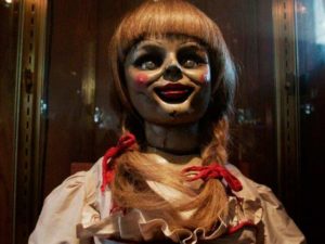 La historia real de Annabelle, muñeca diabólica que escapó de museo