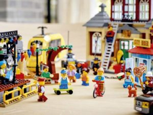 Lego crea ‘ladrillos’ para niños con deficiencia visual