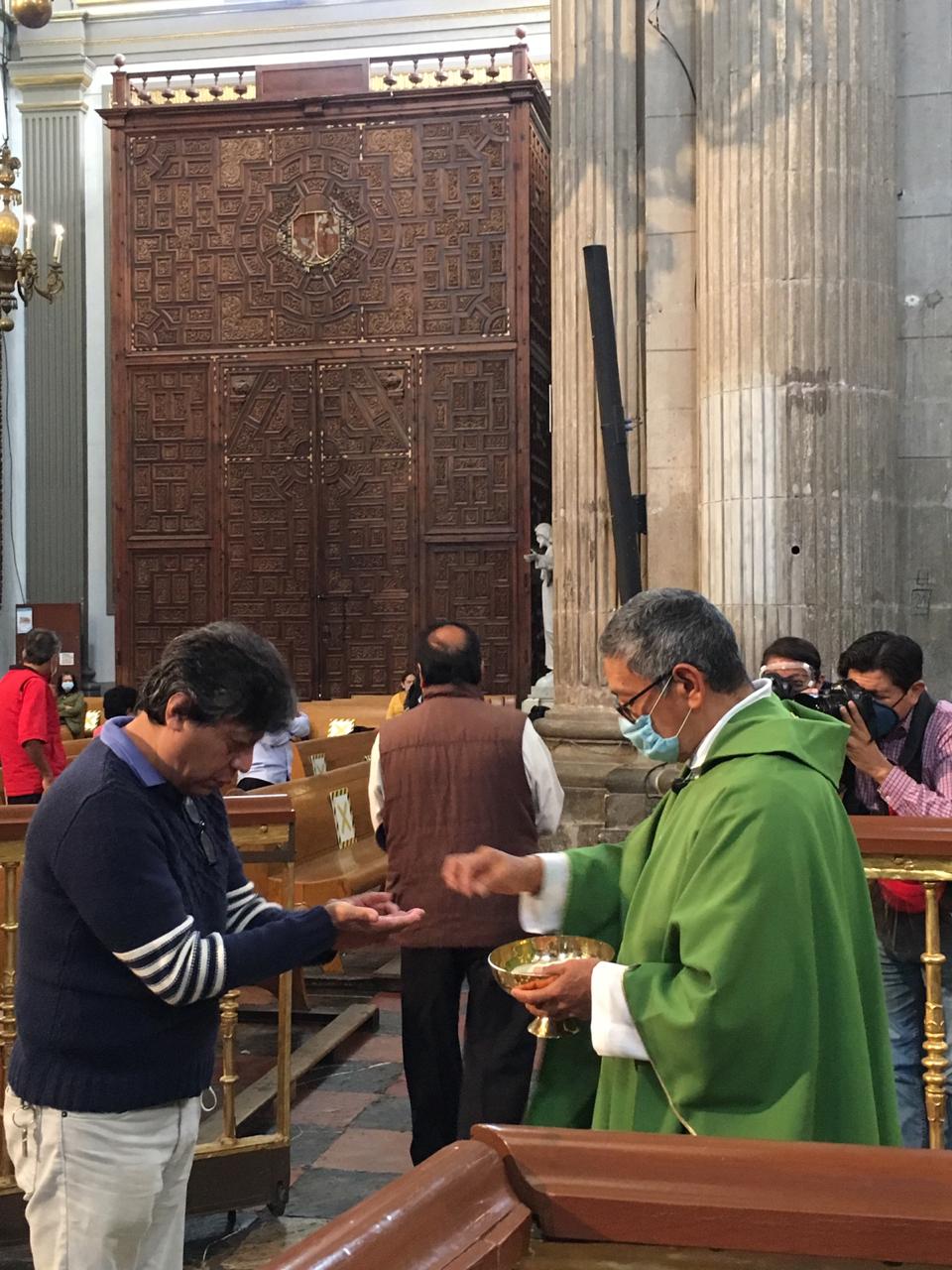 Tras más de 5 meses, se llevó este día de manera presencial la misa dominical de la catedral