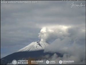 Continúa el Popocatépetl con intensa actividad