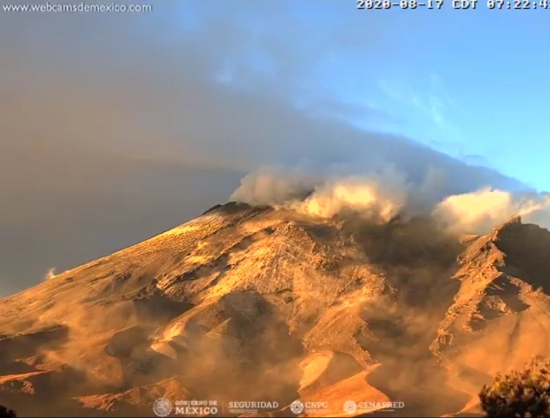 Popocatépetl expulsó este lunes vapor de agua y gases