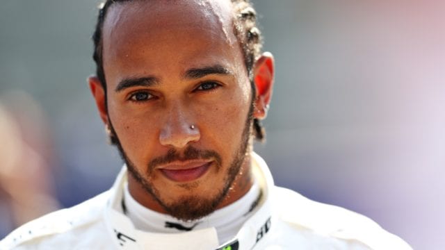 Lewis Hamilton domina la Formula 1 tras victoria en España