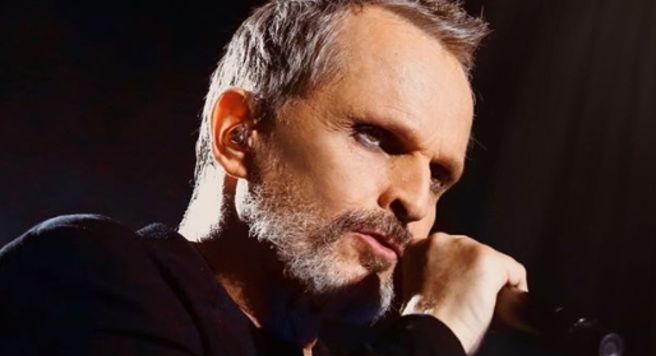 Miguel Bosé invita a sus fans a manifestarse en contra el uso del cubrebocas