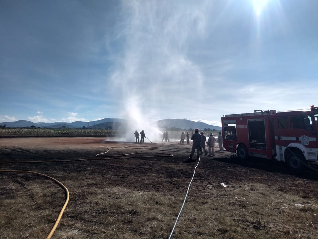 Sofocado incendio por toma clandestina en Acajete