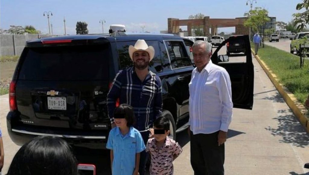 “Yo soy de rancho”: AMLO y el Komander se fotografían juntos en Culiacán, Sinaloa