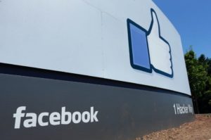 Facebook refuerza su lucha contra la desinformación electoral en EU