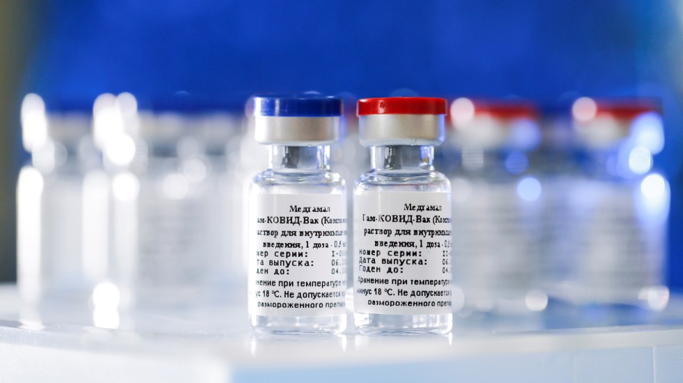 Iniciará Rusia vacunación masiva contra COVID-19 en septiembre