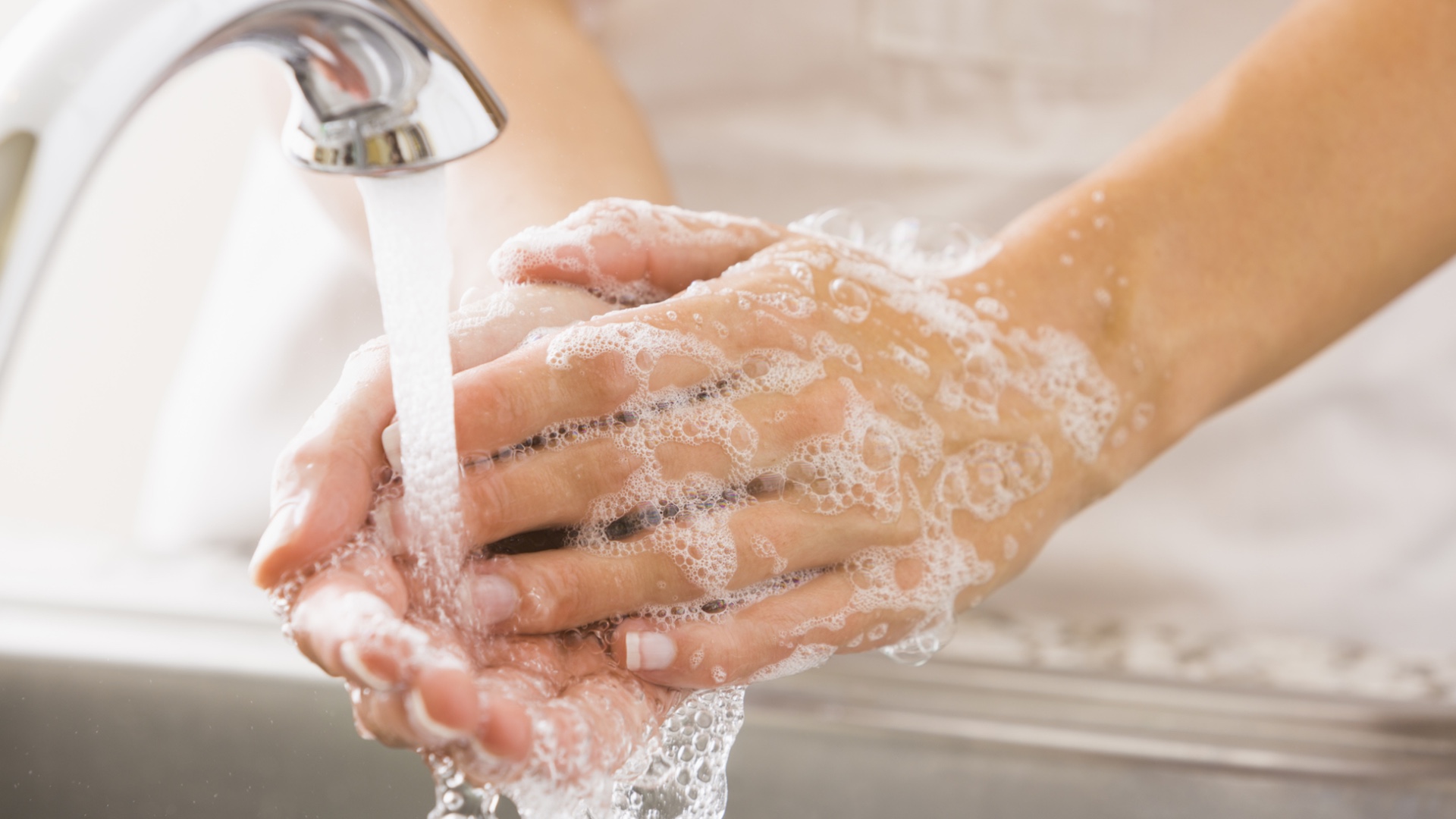 En plena pandemia, sin agua y jabón 43% de escuelas del mundo: ONU