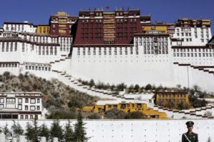 El régimen chino expande sus campos de concentración para “eliminar a los perezosos”: ahora en el Tíbet