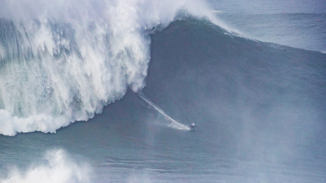Maya Gabeira rompe récord de la ola más grande jamás surfeada por una mujer