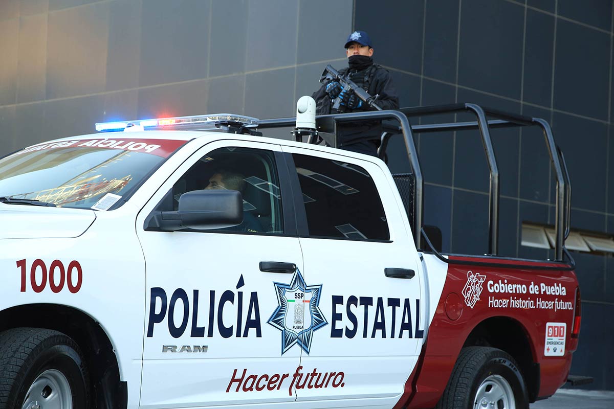 Falta cumplir con seguro a policías por tema administrativo: Barbosa
