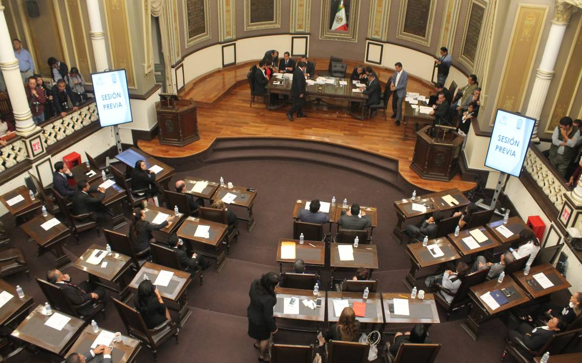 El Congreso no ha caído en desacato al disolver en comisiones el Cabildo de Tehuacán