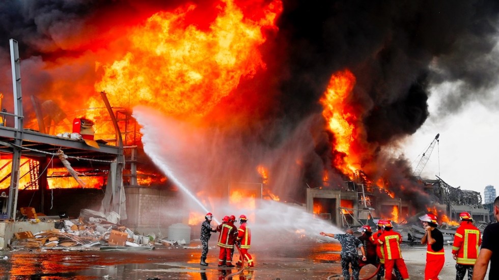 Nuevo incendio en el puerto de Beirut, semanas después de la devastadora explosión