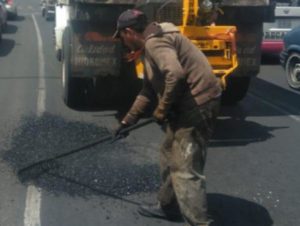 Interviene Infraestructura bulevar Forjadores con bacheo emergente