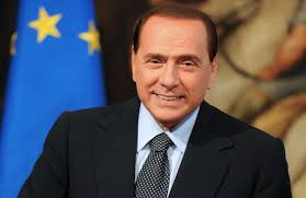 Hospitalizan a Silvio Berlusconi tras dar positivo por COVID-19