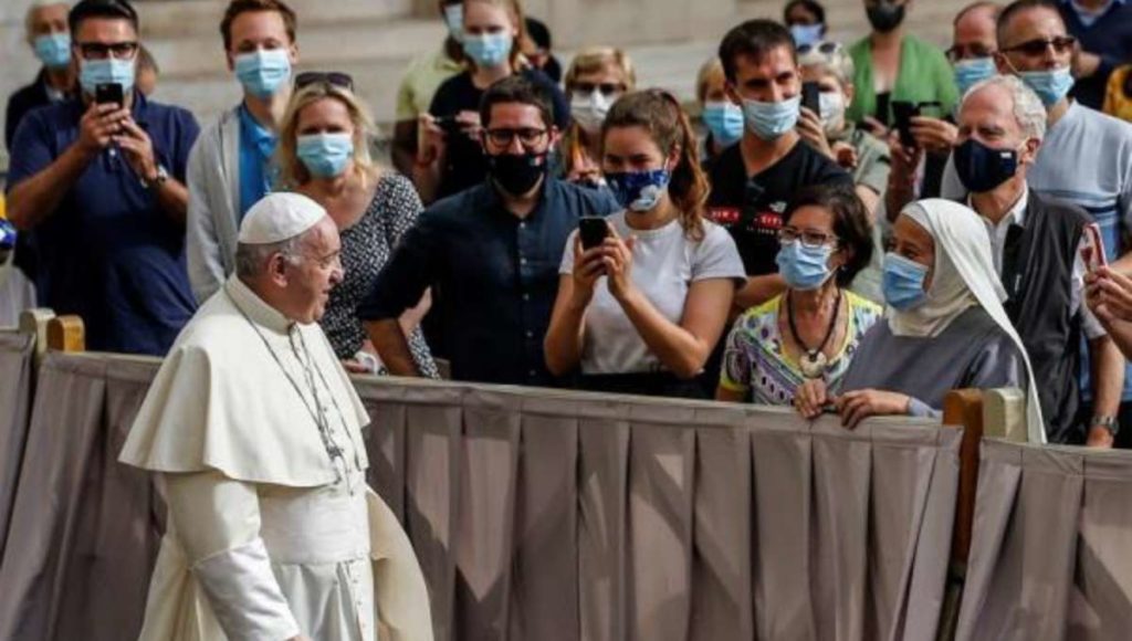 Tras 6 meses de encierro, papa Francisco retoma contacto con sus fieles