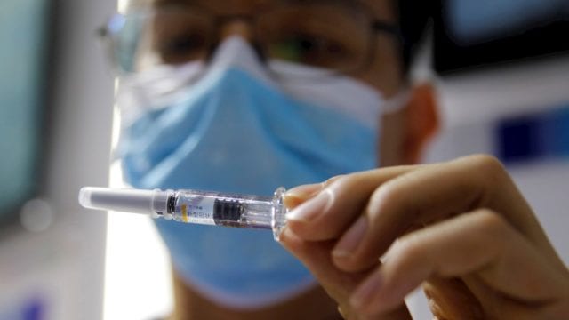 China presume resultados alentadores en dos vacunas Covid-19