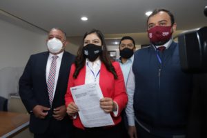 Golpe y porrazo a la Inspectora, cortesía de Claudia Rivera