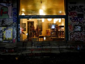 Alemania clausura vida nocturna en Berlín ante pandemia