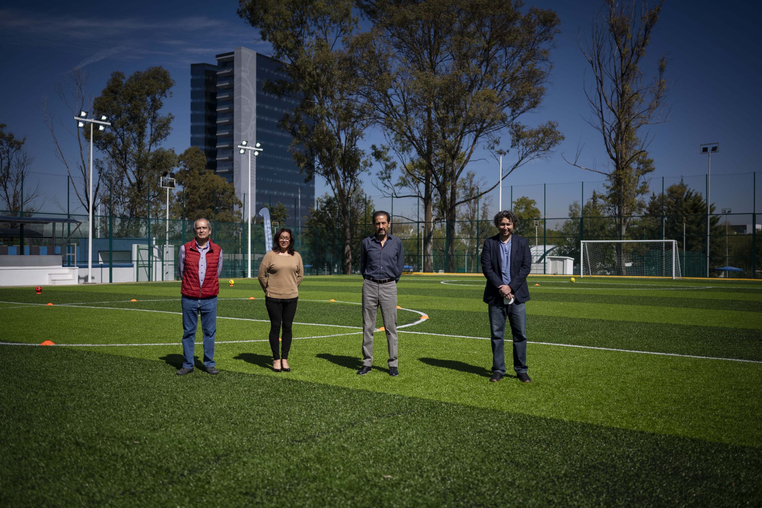 Inaugura rector Alfonso Esparza cancha de fútbol 7 del Complejo Deportivo Universitario y de Alto Rendimiento de la BUAP