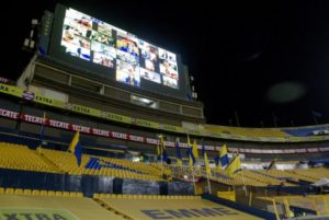 Aficionados protestan tras entrega del estadio León a Roberto Zermeño