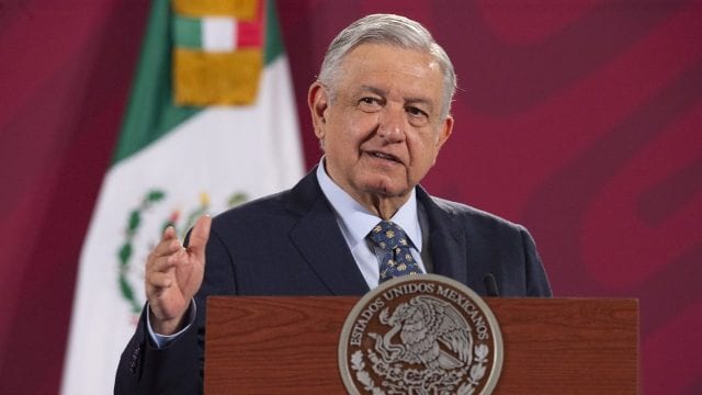 López Obrador declara nuevo luto nacional de tres días por fallecidos a causa de COVID-19