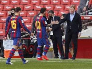 El VAR solo en contra del Barcelona, dice Koeman