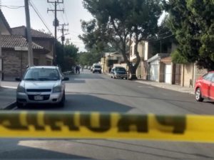 Hombre enfrenta a 3 ladrones y mata a uno en Coahuila