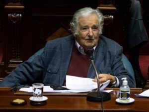 ‘Triunfar en la vida no es ganar, es levantarse’: el emotivo discurso de José Mujica