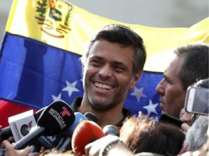 Reportan que opositor Leopoldo López huyó de Venezuela