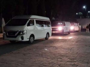 Rescatan a 56 migrantes hacinados en camionetas en Oaxaca