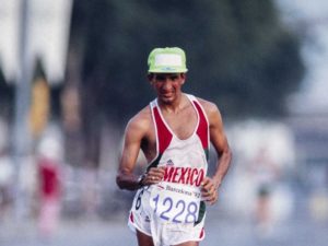 Fallece Ernesto Canto, leyenda de la caminata