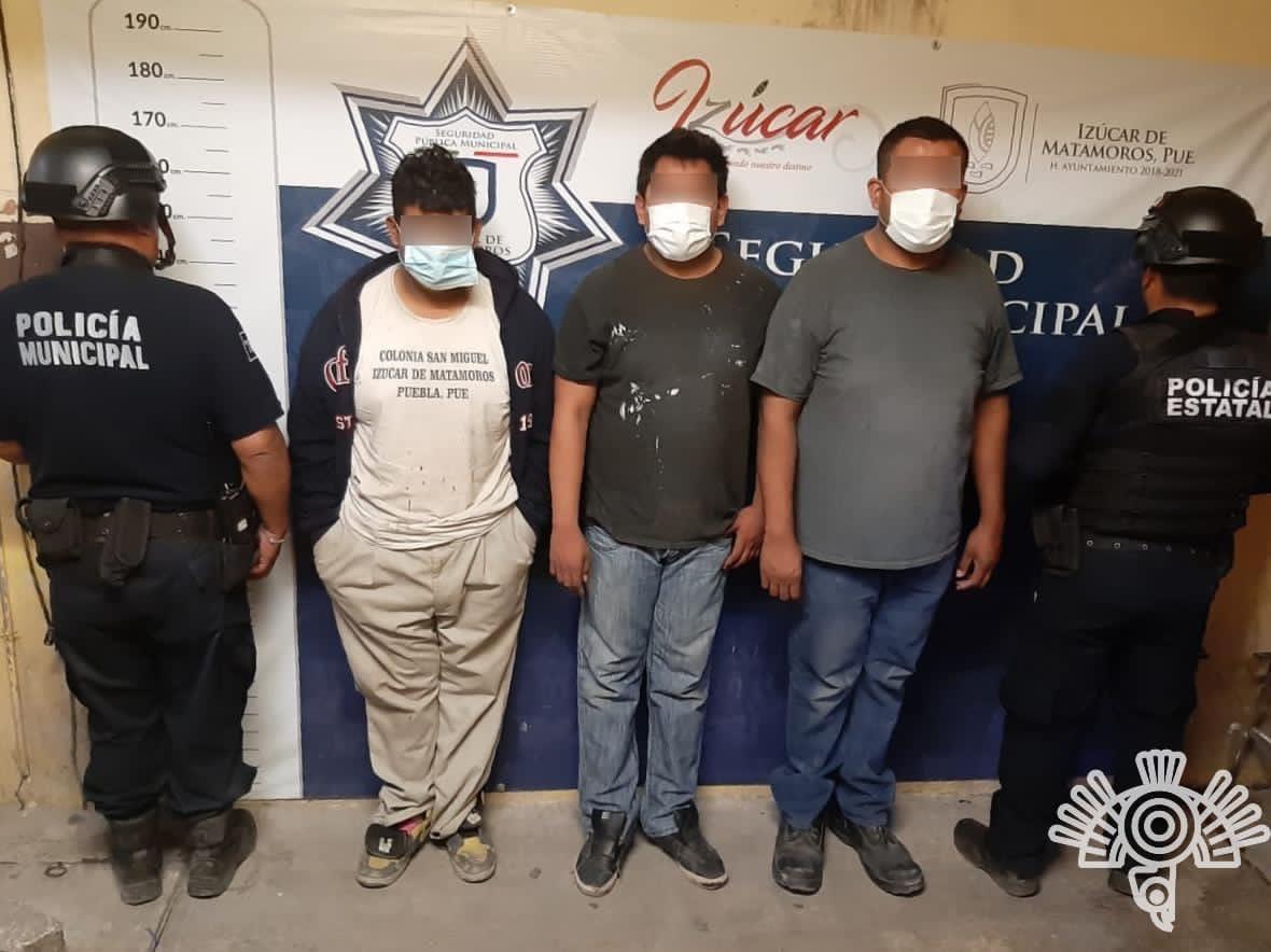 En flagrancia, Policía Estatal detiene a tres presuntos ladrones en Izúcar de Matamoros
