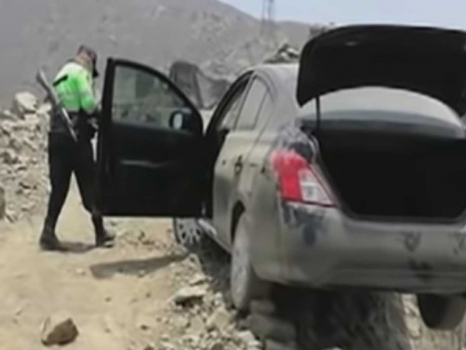 Detienen a hombre con cadáver dentro de automóvil en Perú