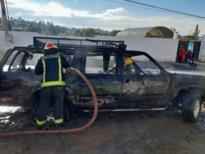 Arde camioneta de huachicoleros en Hidalgo