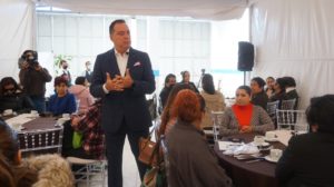 Las mujeres son un sector base para la economía: Rivera Santamaría