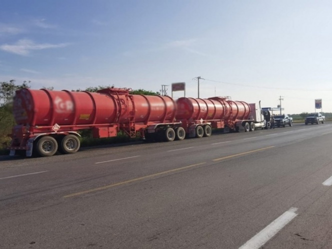 Por estacionarse mal descubren que transporta gasolina robada