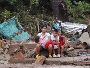 Cinco muertos y seis desaparecidos tras fuentes lluvias en Colombia