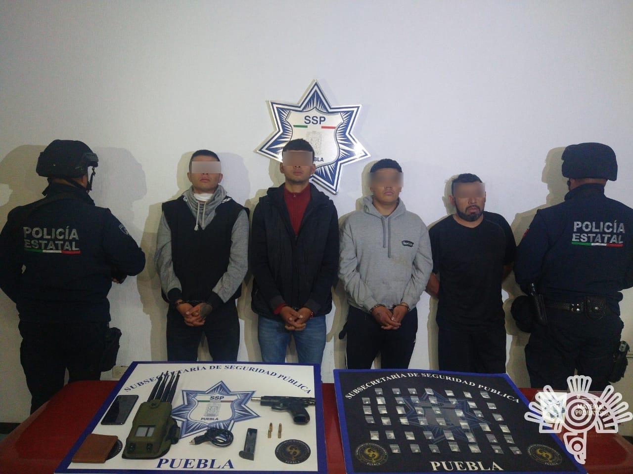 En flagrancia, captura Policía Estatal a cuatro por robo de tractocamión