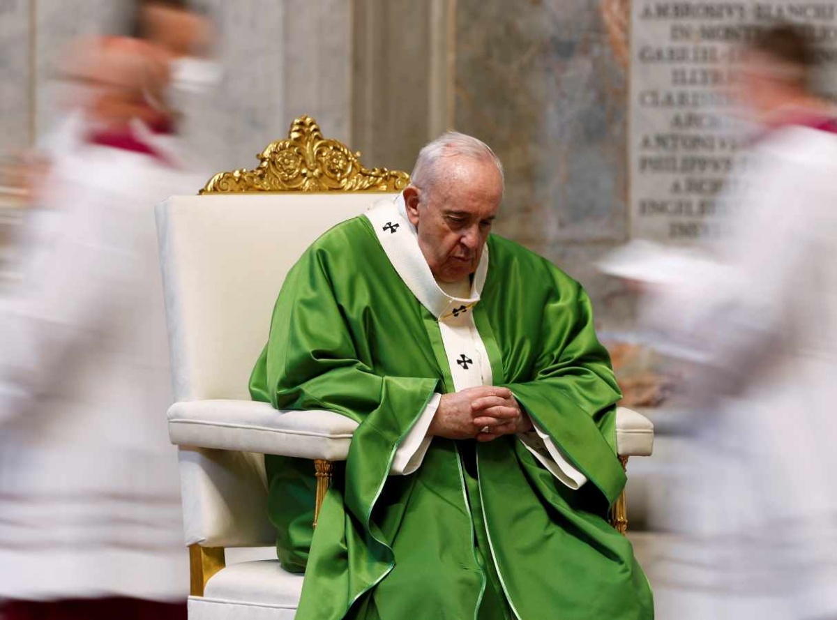 Ya investiga El Vaticano ‘like’ del papa a modelo brasileña