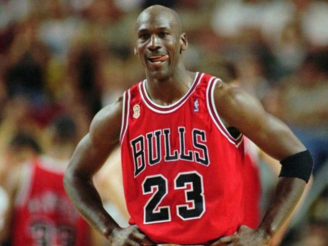 Michael Jordan dona ganancias de su serie al banco de alimento