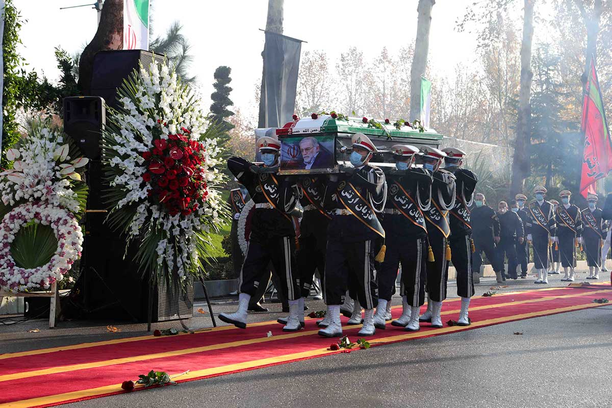 Sepulta Irán a científico asesinado; promete seguir legado nuclear