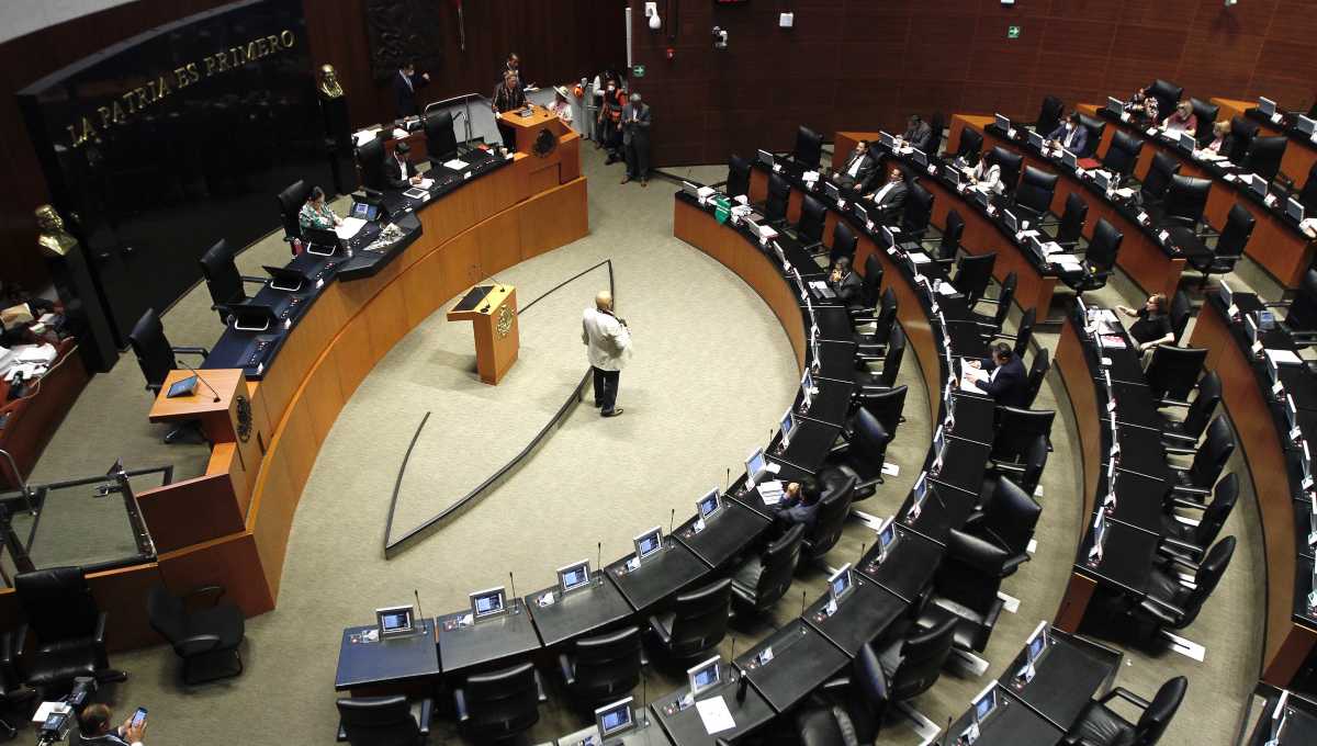 Senado avala “Ley Nieto”, que permite a la UIF bloquear cuentas sin orden del juez